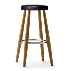 Carl Hansen - CH58 Barstool, H 68 Cm, Oiled Oak / Black Leather (Loke 7150)