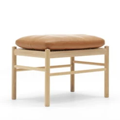 Carl Hansen - OW149F Colonial Footstool, Soaped Oak / Leather SIF 95