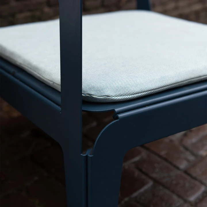 Weltevree - Bended Lounger Outdoor -lounger Chair, Pale Green (RAL 6021) - Image 7