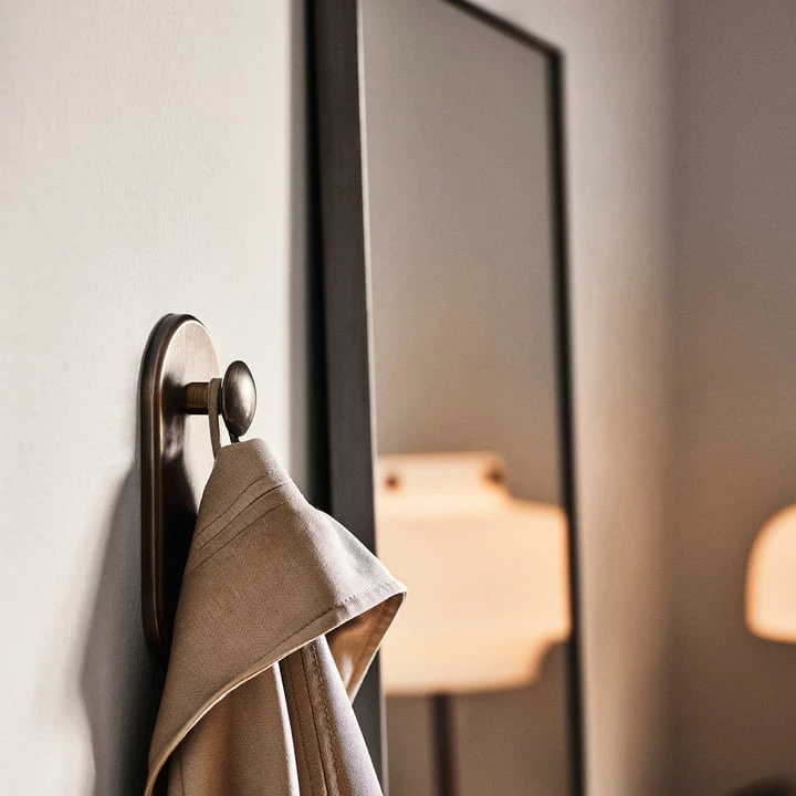 &Tradition & Tradition - Collect Wall Hook SC46, Burnished Brass - Image 2